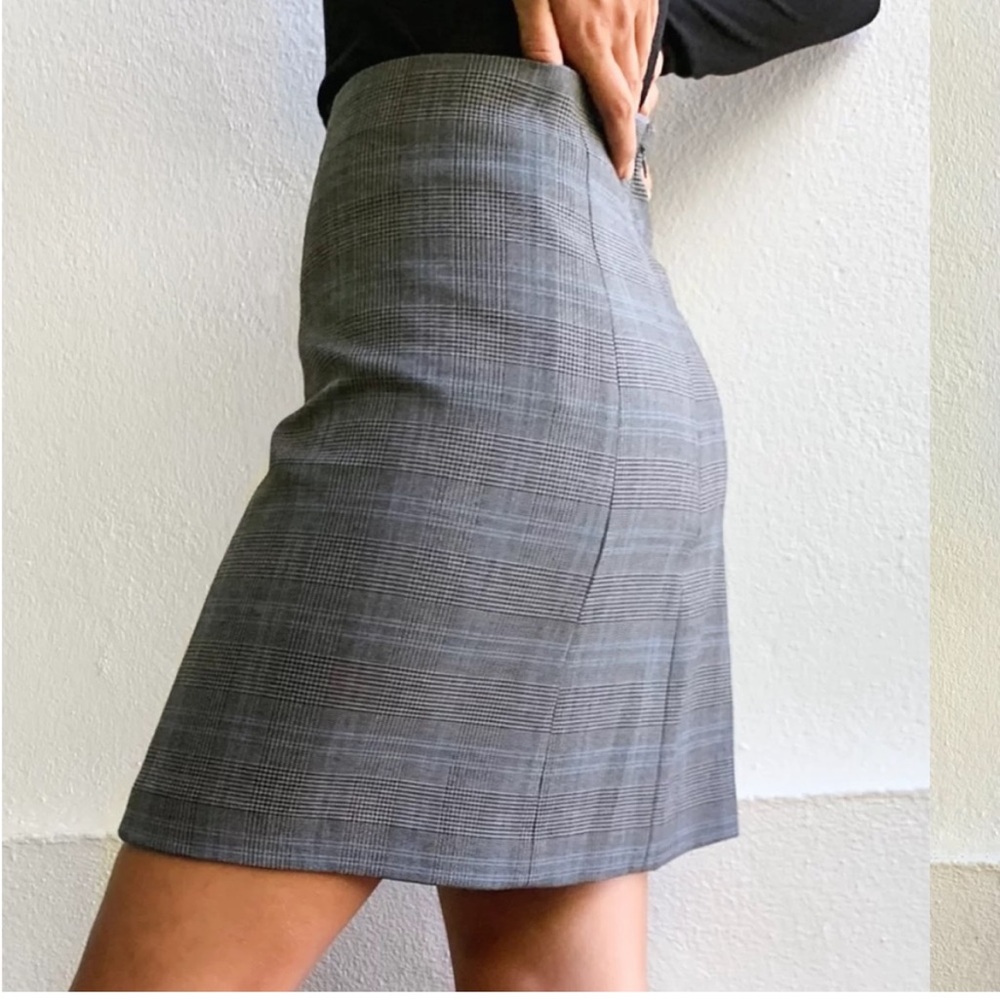 SOLD Aritzia Babaton Modern Mini Skirt Glencheck Plaid Gray Blue